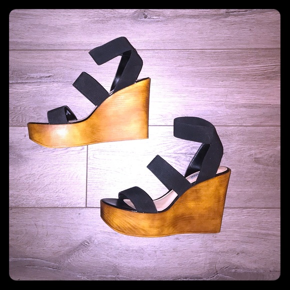 Steve Madden platform sandals - Picture 1 of 3